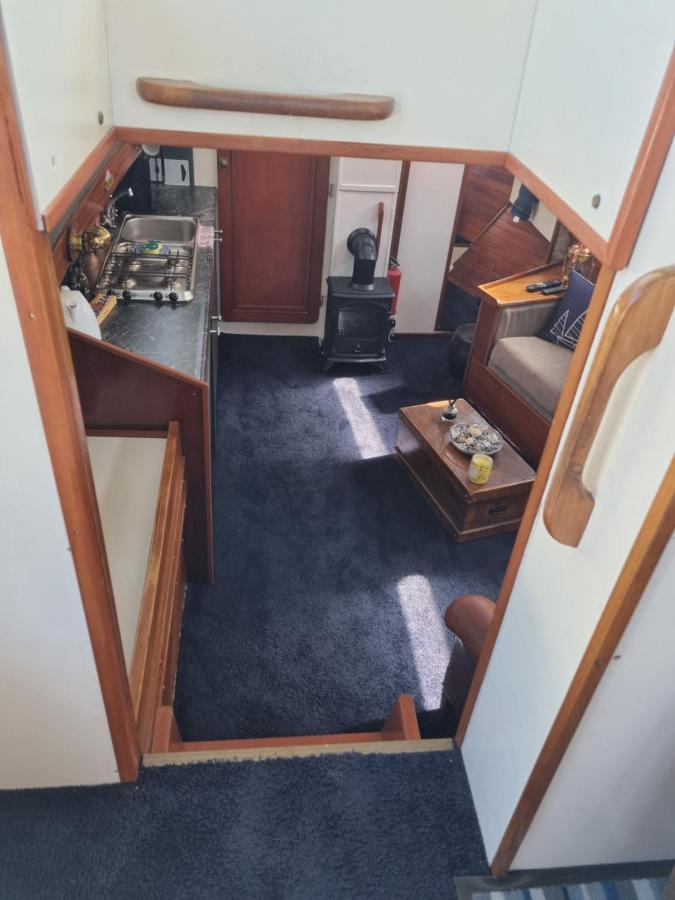 Traditional Boat Hotel Thorpe  Exterior photo